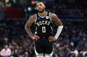 Lillard: Đêm nay đội bóng này chuyền bóng rất suôn sẻ nhưng hàng thủ đối phương lại hơi lười biếng.