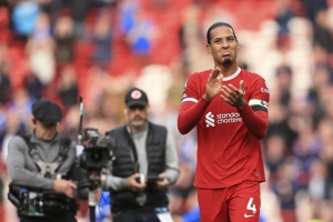 Van Dijk: Cảm giác như thất bại, lẽ ra chúng ta phải dẫn trước ít nhất 2-0 sau hiệp một